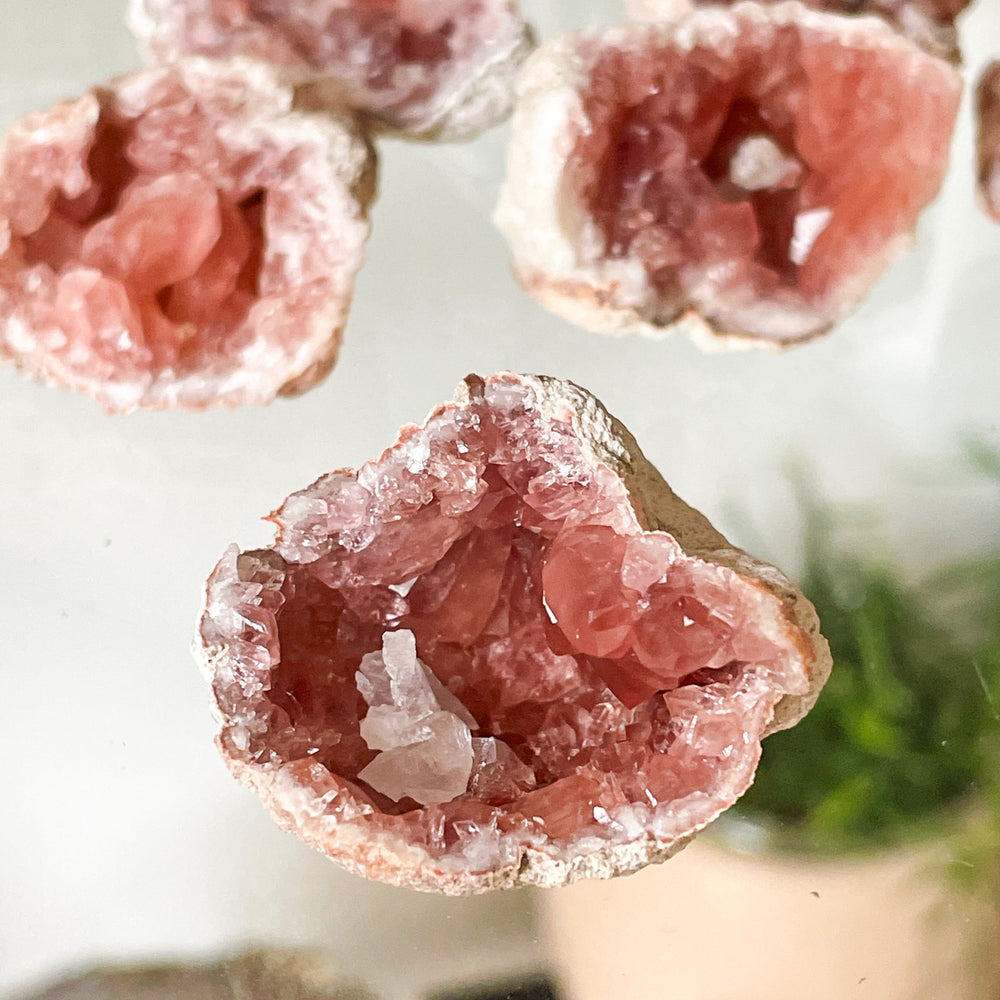 roze amethist patagonie ruwe steen brok edelsteen cluster mineralen