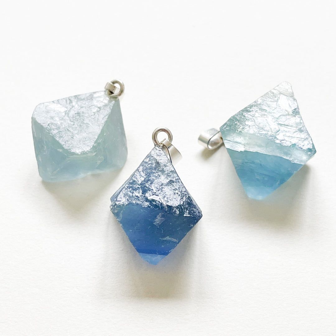 fluoriet octaëder blauwe hanger 925 sterling zilver edelstenen mineralen edelsteenhanger sieraden
