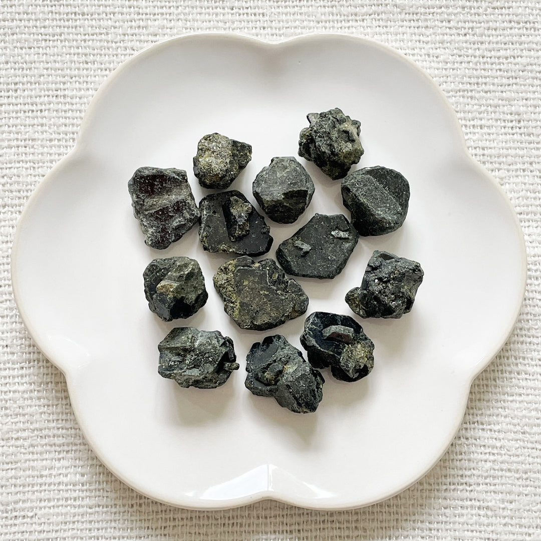 epidoot groene ruwe steen brok edelsteen mineralen edelstenen kopen