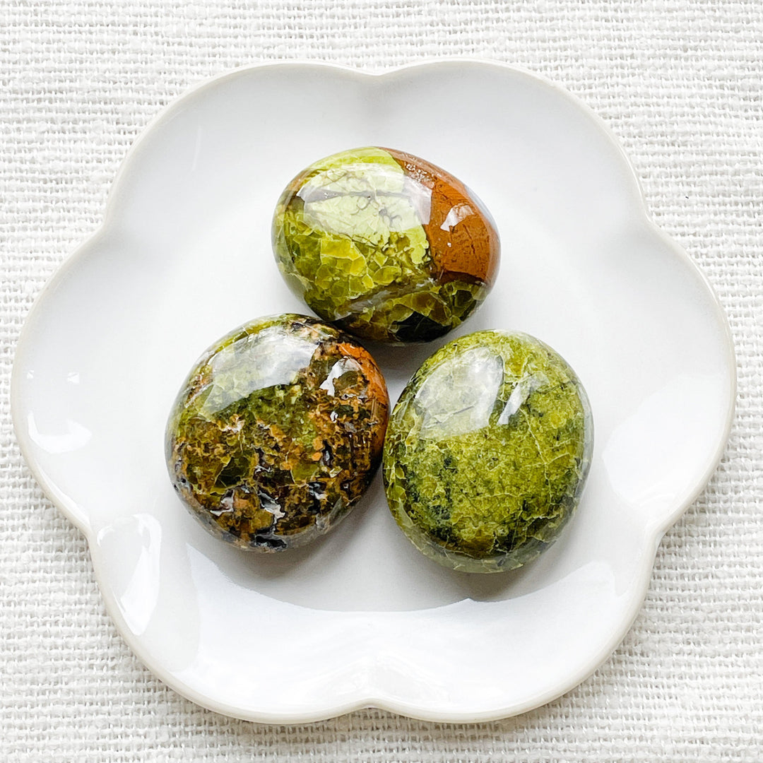 edelstenen handstenen pocketstones zakstenen gepolijste stenen palmstenen