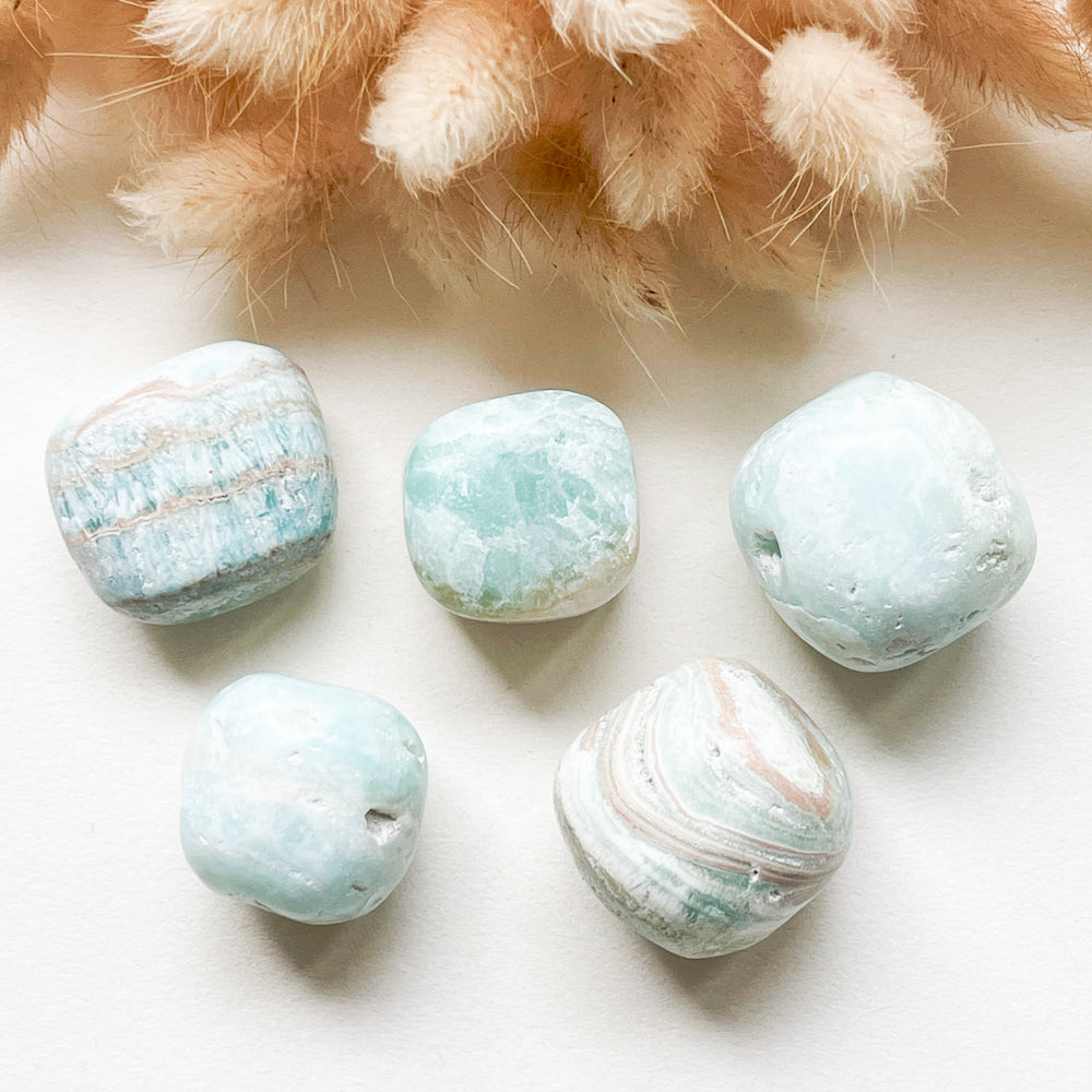 caribbean blue calciet trommelsteen knuffelsteen gepolijste edelsteen