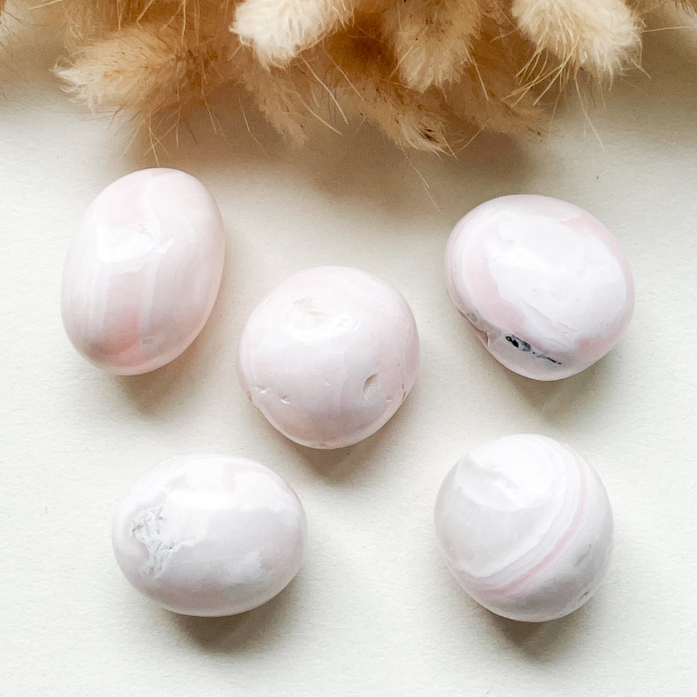 mangaan calciet roze trommelsteen knuffelsteen gepolijste edelsteen