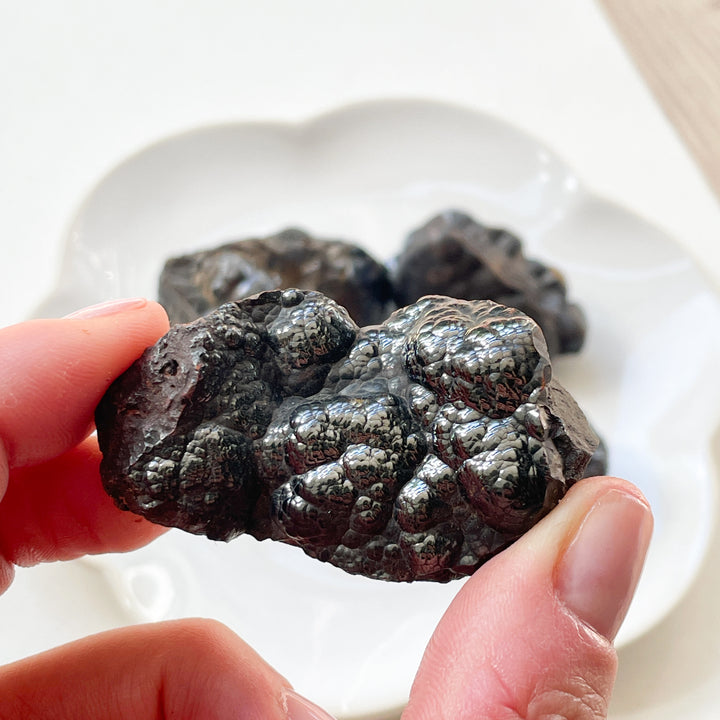 hematiet grijze ruwe steen/brok edelstenen edelsteen mineralen