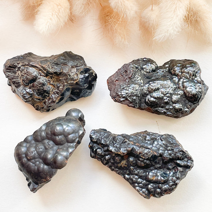 hematiet grijze ruwe steen/brok edelstenen edelsteen mineralen