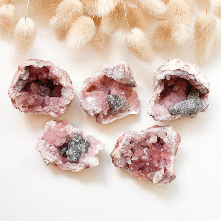 Roze amethist patagonie ruwe steen brok edelstenen mineralen 