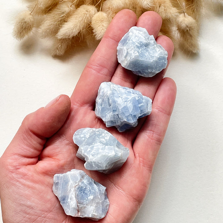 calciet blauwe geode ruwe brok steen edelsteen 