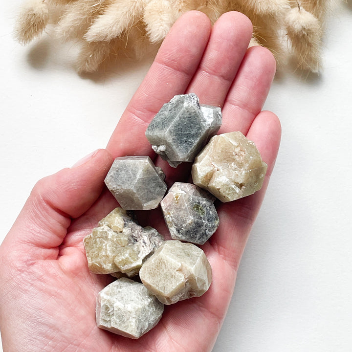 grossular granaat ruwe steen brok edelsteen kristal
