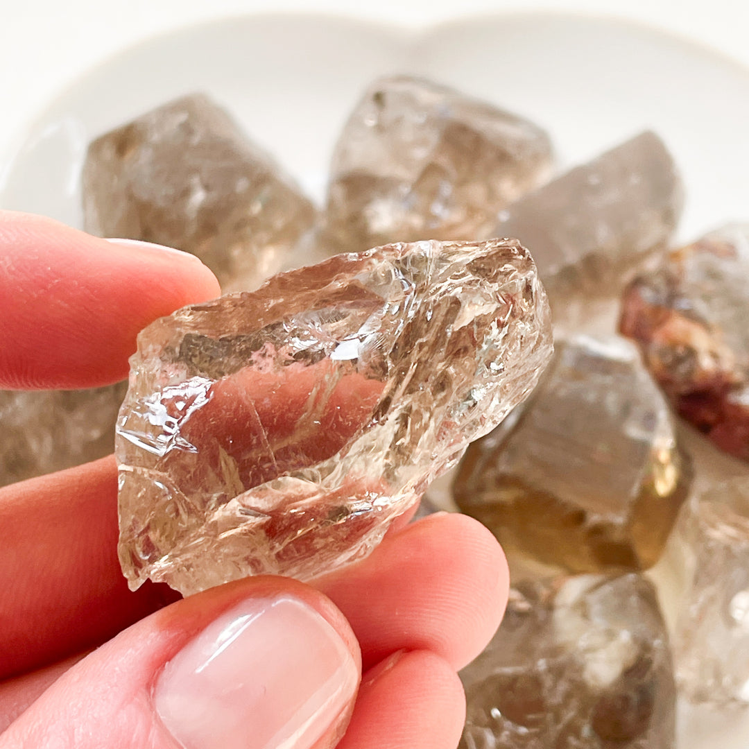 Rookkwarts bruine ruwe brok steen edelsteen mineraal