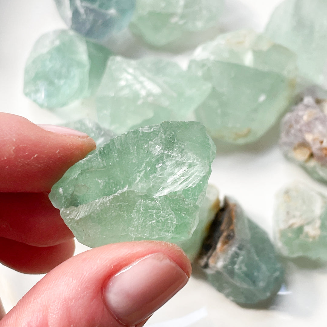 fluoriet regenboog ruwe steen brok edelstenen mineralen