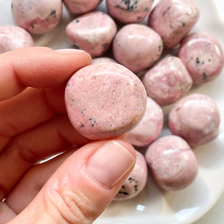 rhodoniet roze knuffelsteen trommelsteen edelsteen