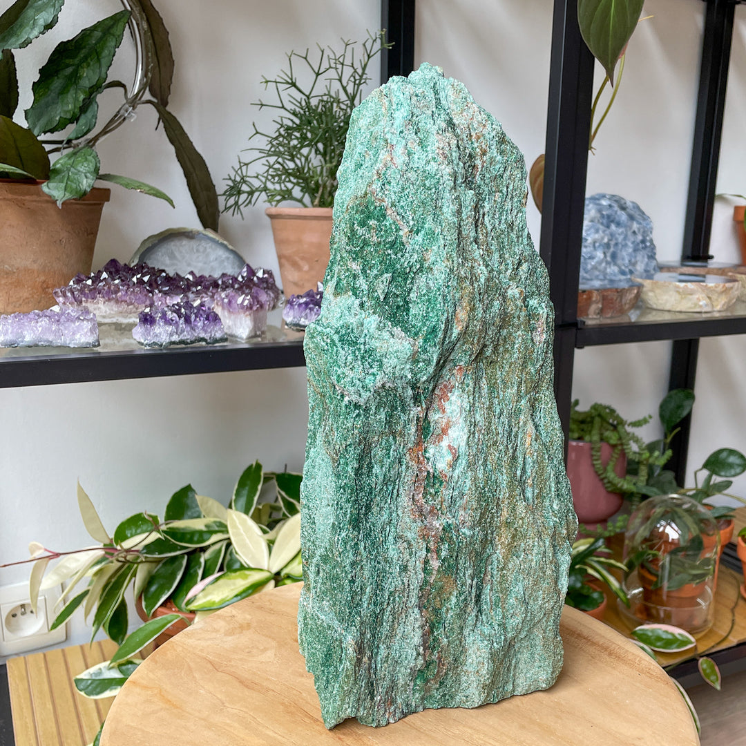 fuchsiet mica groene cluster ruwe steen pronkstuk statement piece interieur edelstenen mineralen