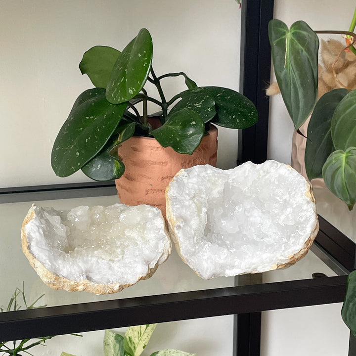 bergkristal witte geode met gele calciet ruwe steen brok edelsteen cluster mineralen