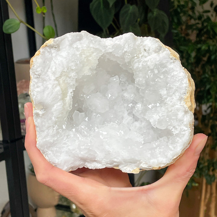 bergkristal witte geode met gele calciet ruwe steen brok edelsteen cluster mineralen
