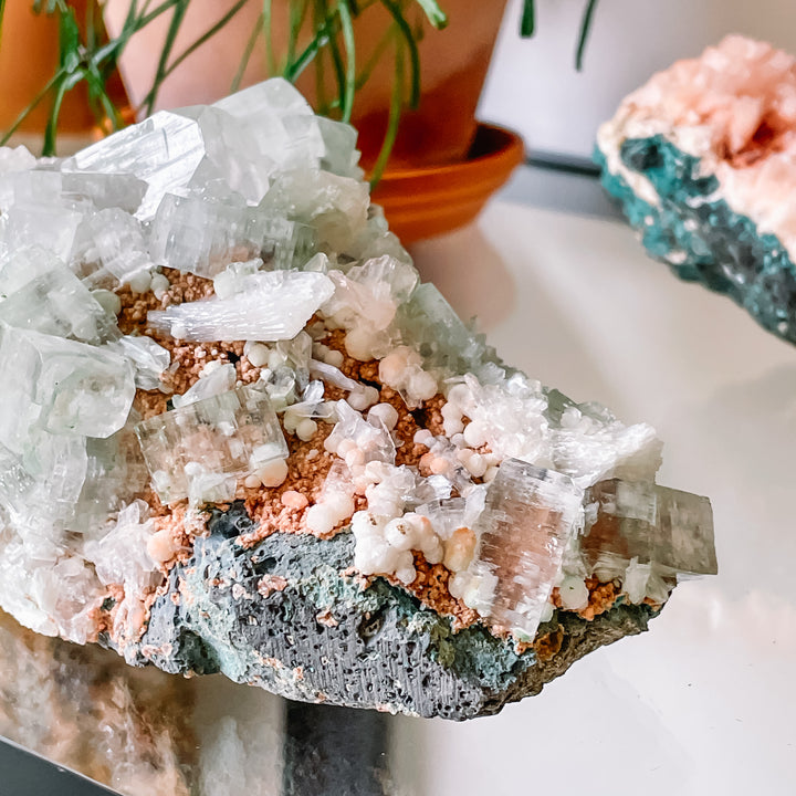 Apofyliet met Stilbiet en Giroliet cluster ruwe steen brok edelsteen edelstenen mineralen pronkstuk 