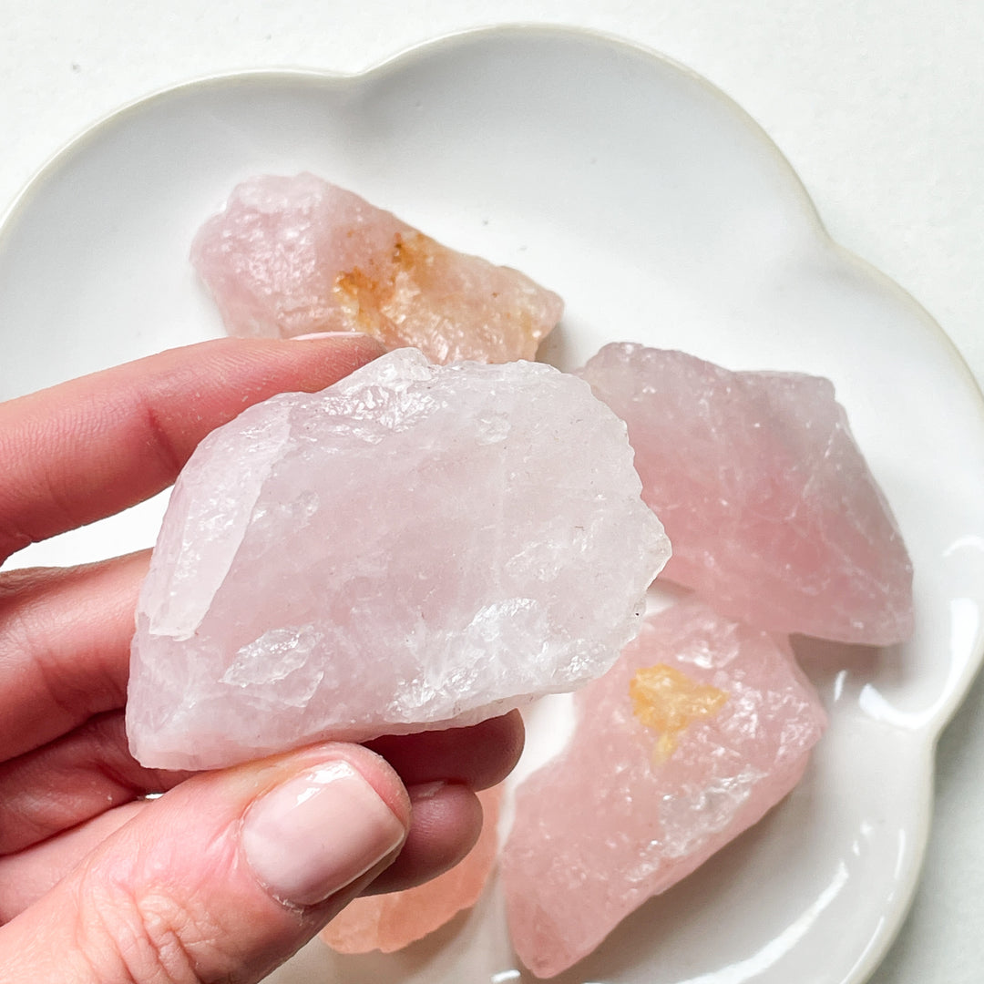 rozenkwarts roze ruwe steen brok edelsteen edelstenen kopen