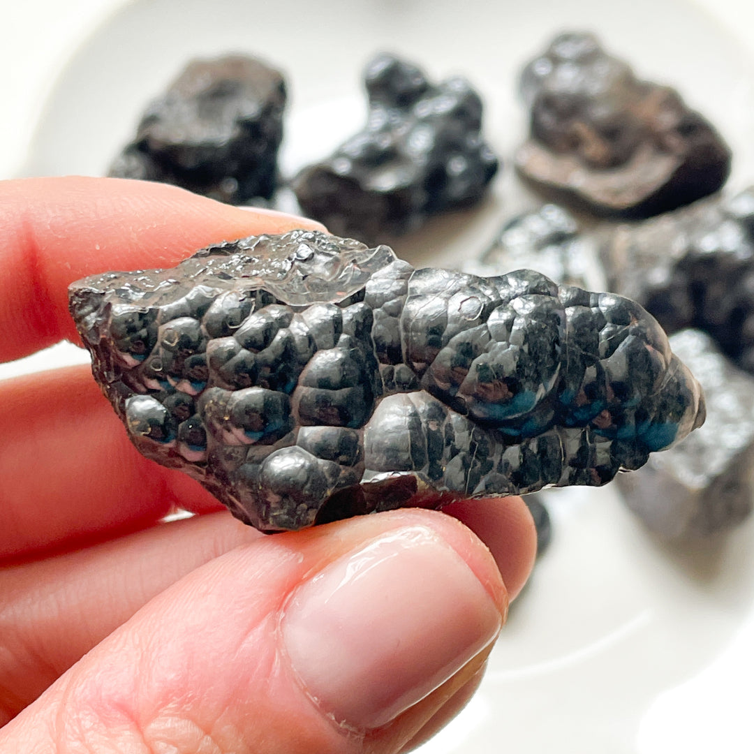 hematiet grijze ruwe steen/brok edelstenen edelsteen mineralen
