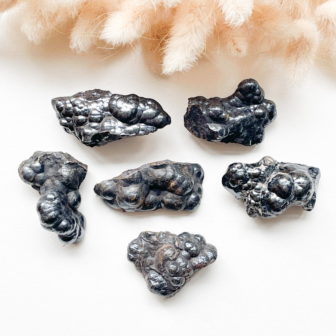 hematiet grijze ruwe steen/brok edelstenen edelsteen mineralen