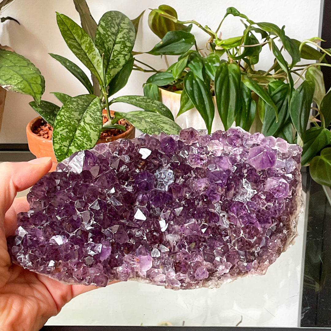 amethist paarse geode met goethiet ruwe steen brok edelsteen cluster mineralen