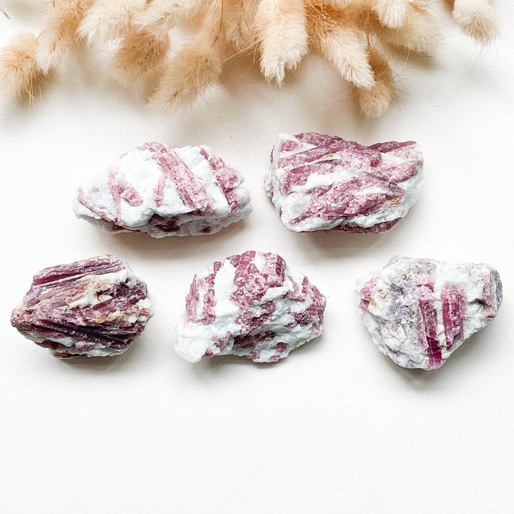 toermalijn roze ruwe steen brok edelstenen mineralen edelsteen kopen