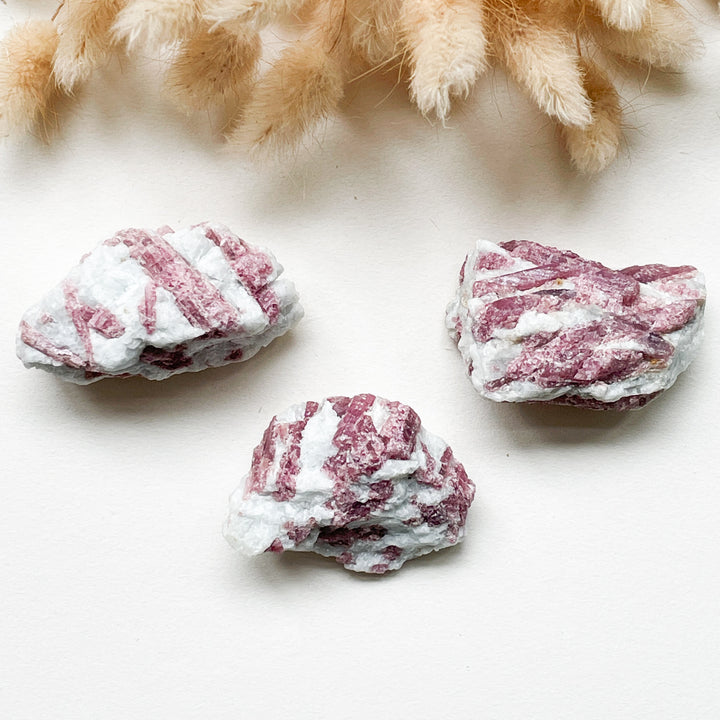 toermalijn roze ruwe steen brok edelstenen mineralen edelsteen kopen