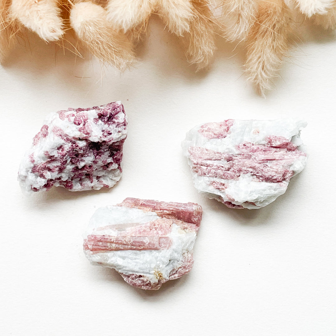 toermalijn roze ruwe steen brok edelstenen mineralen edelsteen kopen