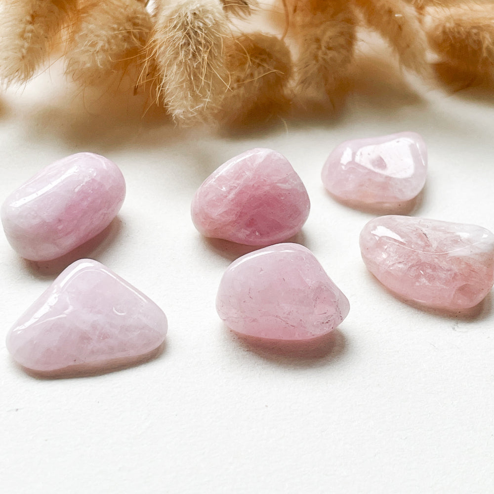 morganiet zuurstokroze roze knuffelsteen trommelsteen edelsteen 