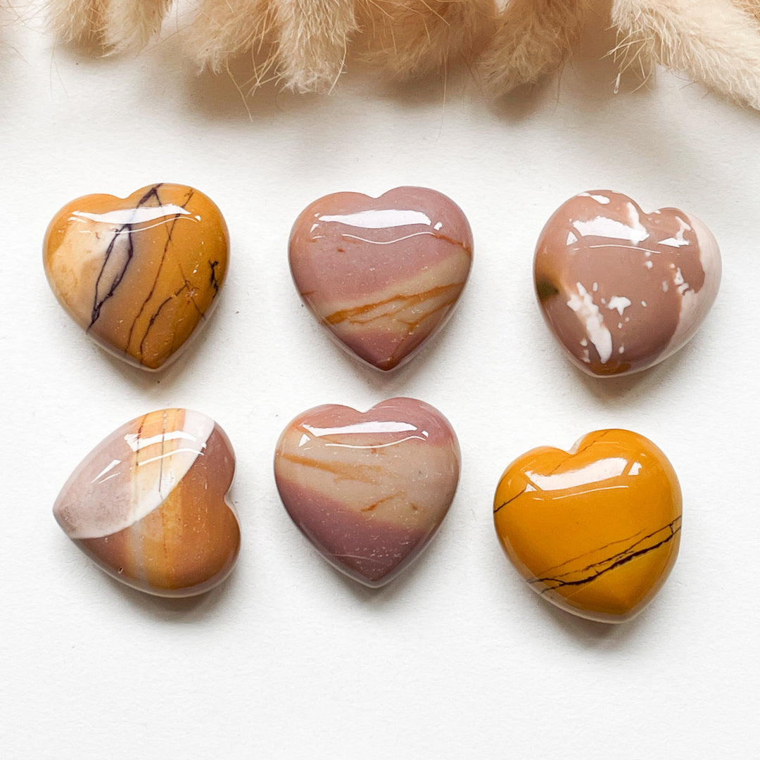jaspis mookaiet geel edelsteen hart hartje edelstenen mineralen