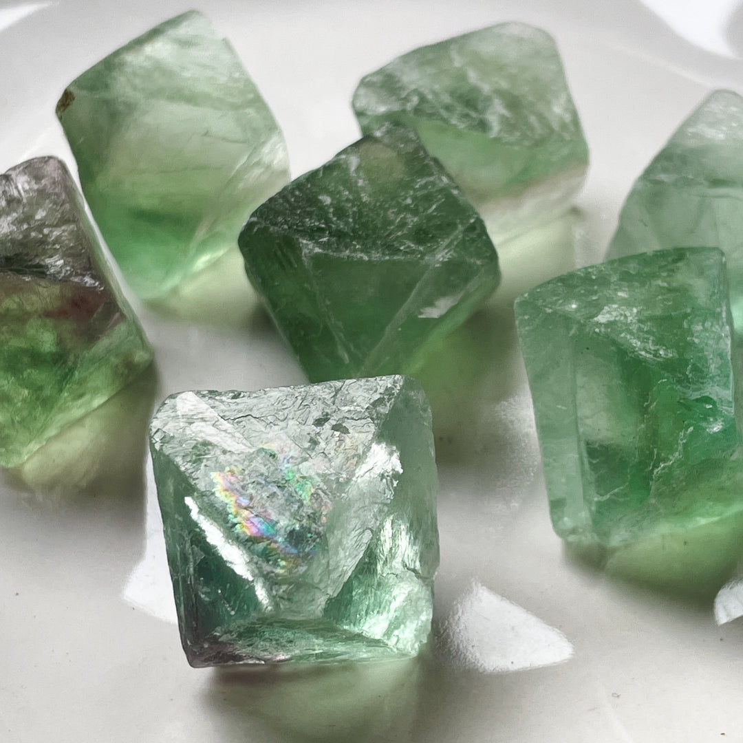 fluoriet octaeder ruwe steen brok edelsteen edelstenen kopen