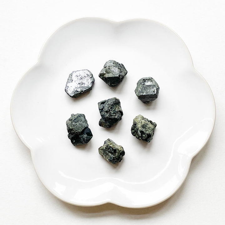 epidoot groene ruwe steen brok  edelsteen mineralen edelstenen kopen