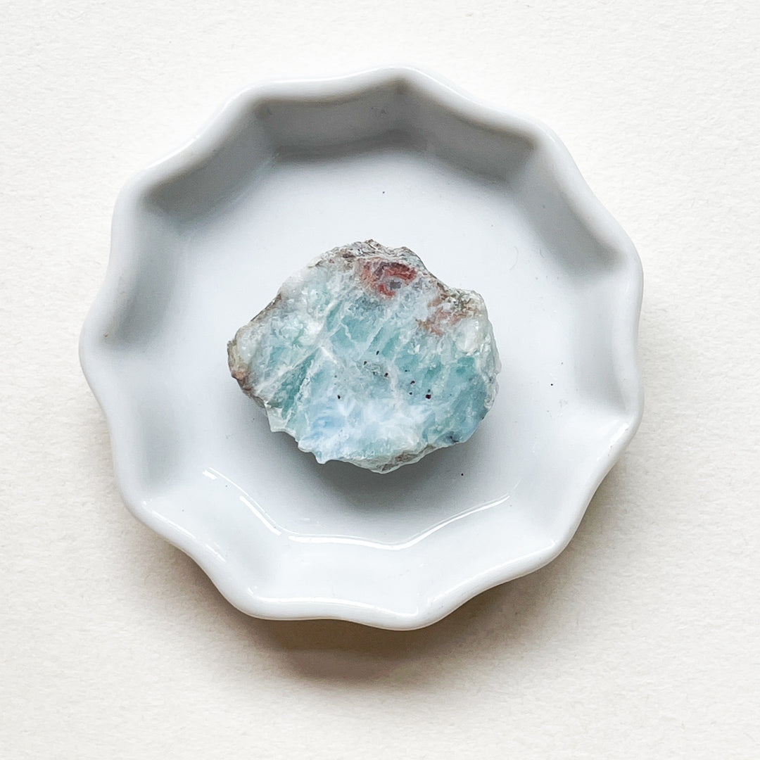 larimar lichtblauwe ruwe brok/steen edelsteen edelstenen mineralen