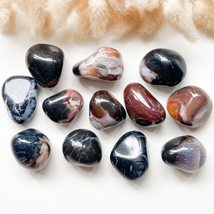 sardonyx onyx knuffelsteen trommelsteen edelsteen