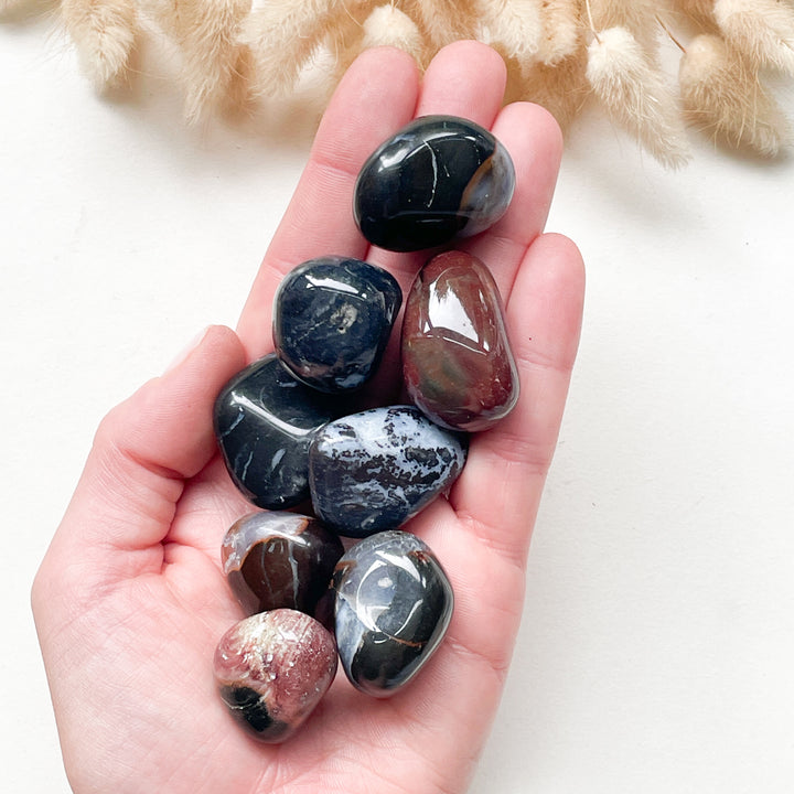 sardonyx onyx knuffelsteen trommelsteen edelsteen