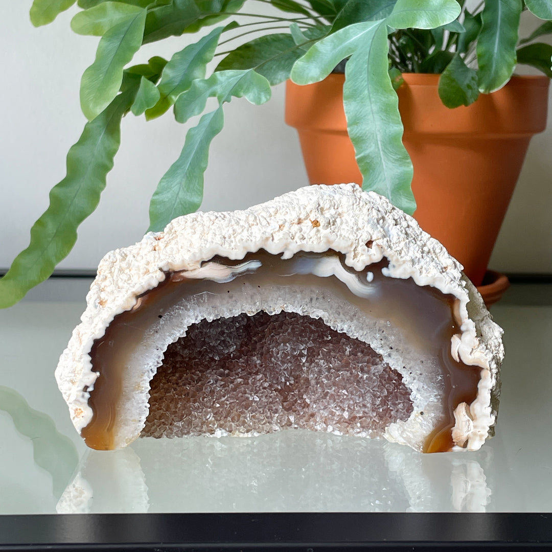 agaat geode staand edelsteen kristallen