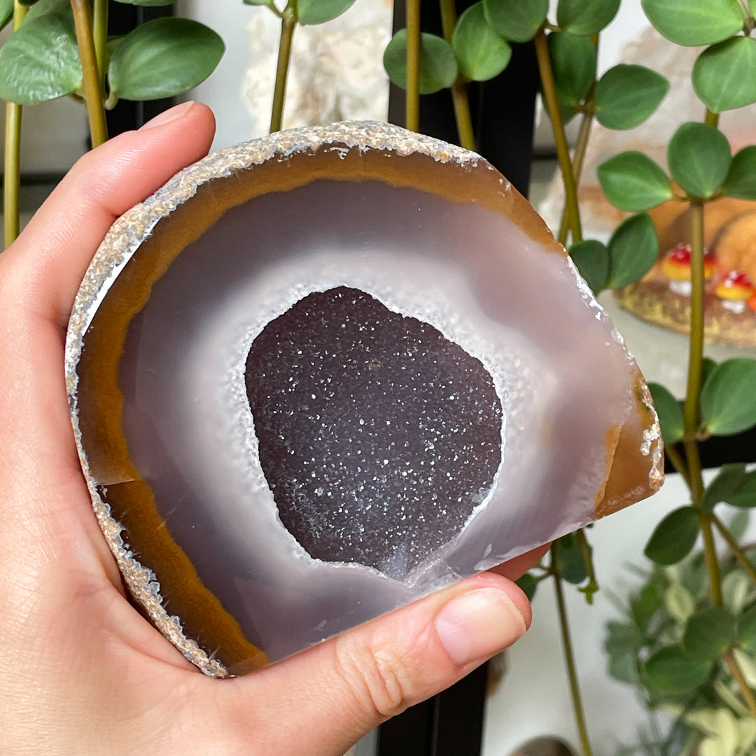 agaat geode staand kristallen edelsteen
