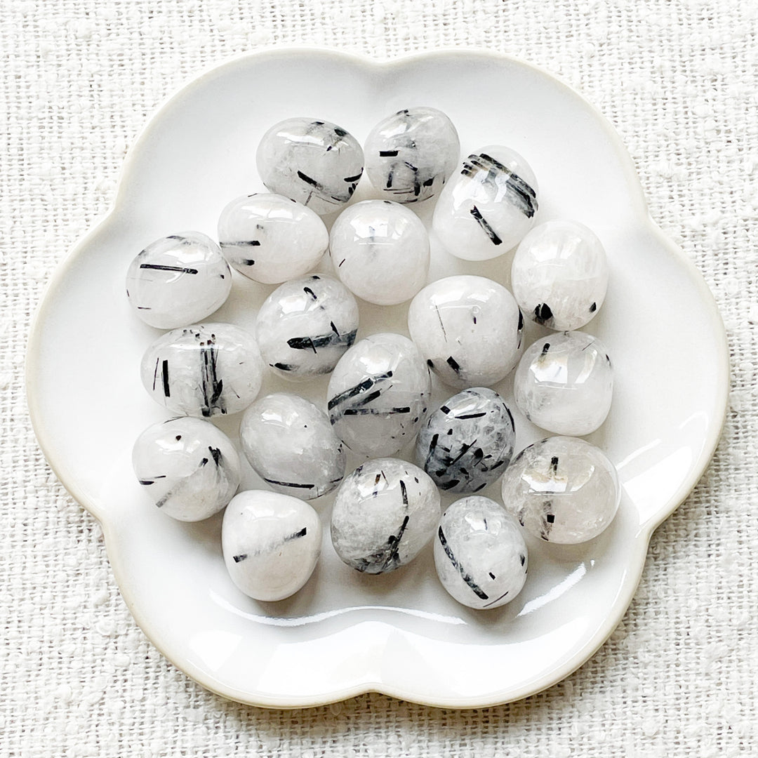 toermalijnkwarts wit zwarte knuffelsteen trommelsteen edelsteen