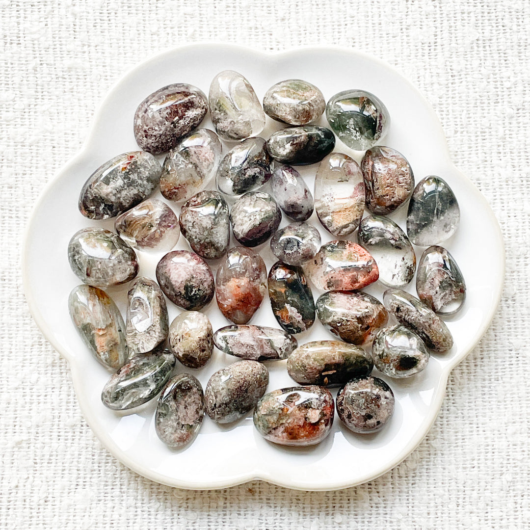 lodoliet sjamaankwarts transparante knuffelsteen trommelsteen edelsteen