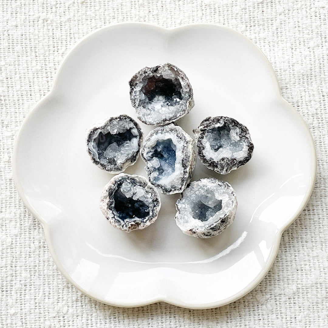 chalcedoon geode ruwe brok steen edelsteen 