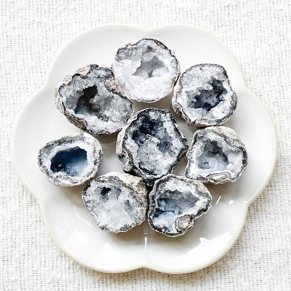 chalcedoon geode ruwe brok steen edelsteen 