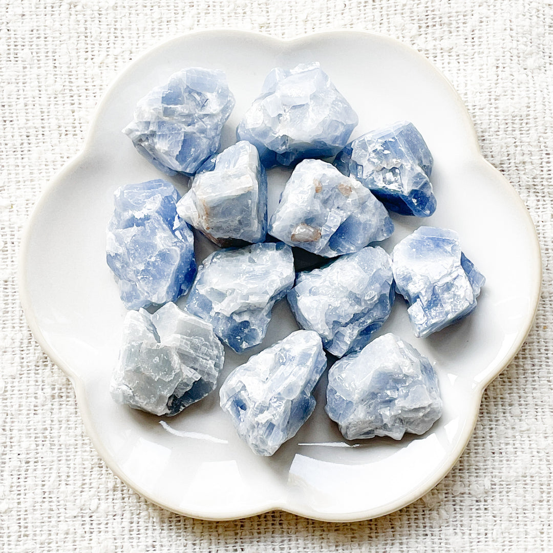 calciet blauwe geode ruwe brok steen edelsteen 