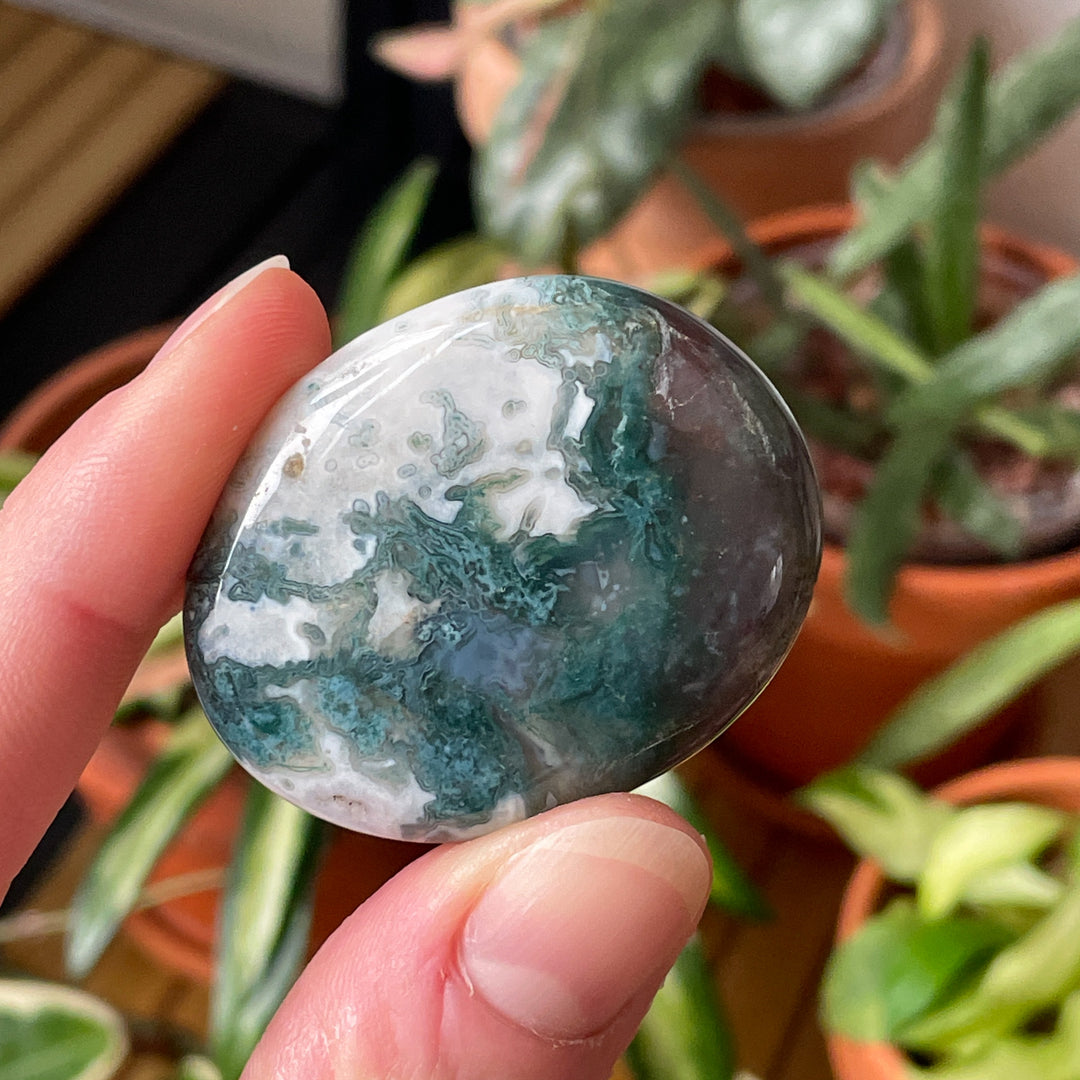 mosagaat groene handsteen palmsteen edelsteen gepolijste knuffelsteen