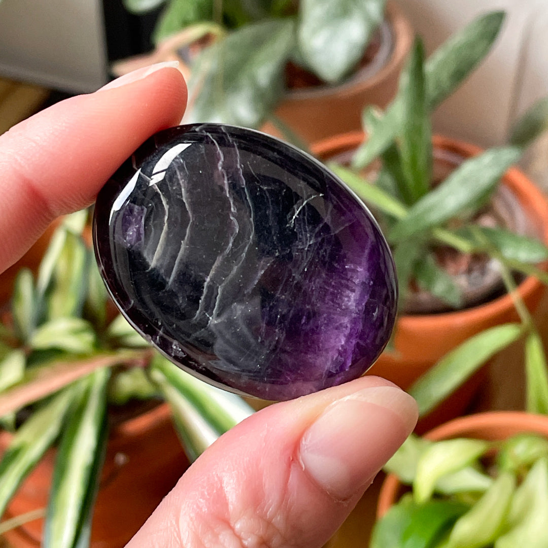 fluoriet regenboog handsteen palmsteen edelstenen zaksteen