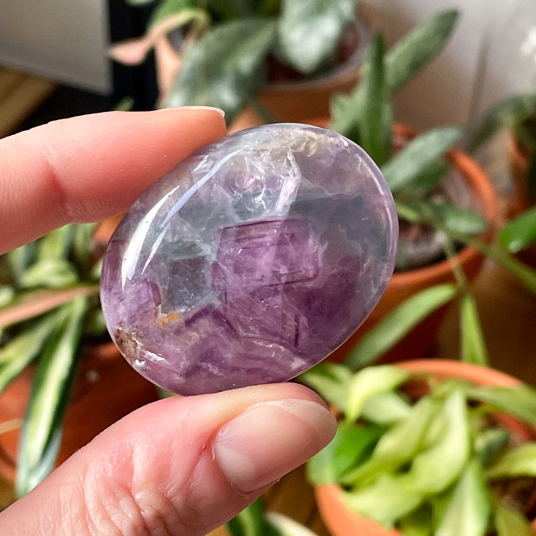 fluoriet regenboog handsteen palmsteen edelstenen zaksteen