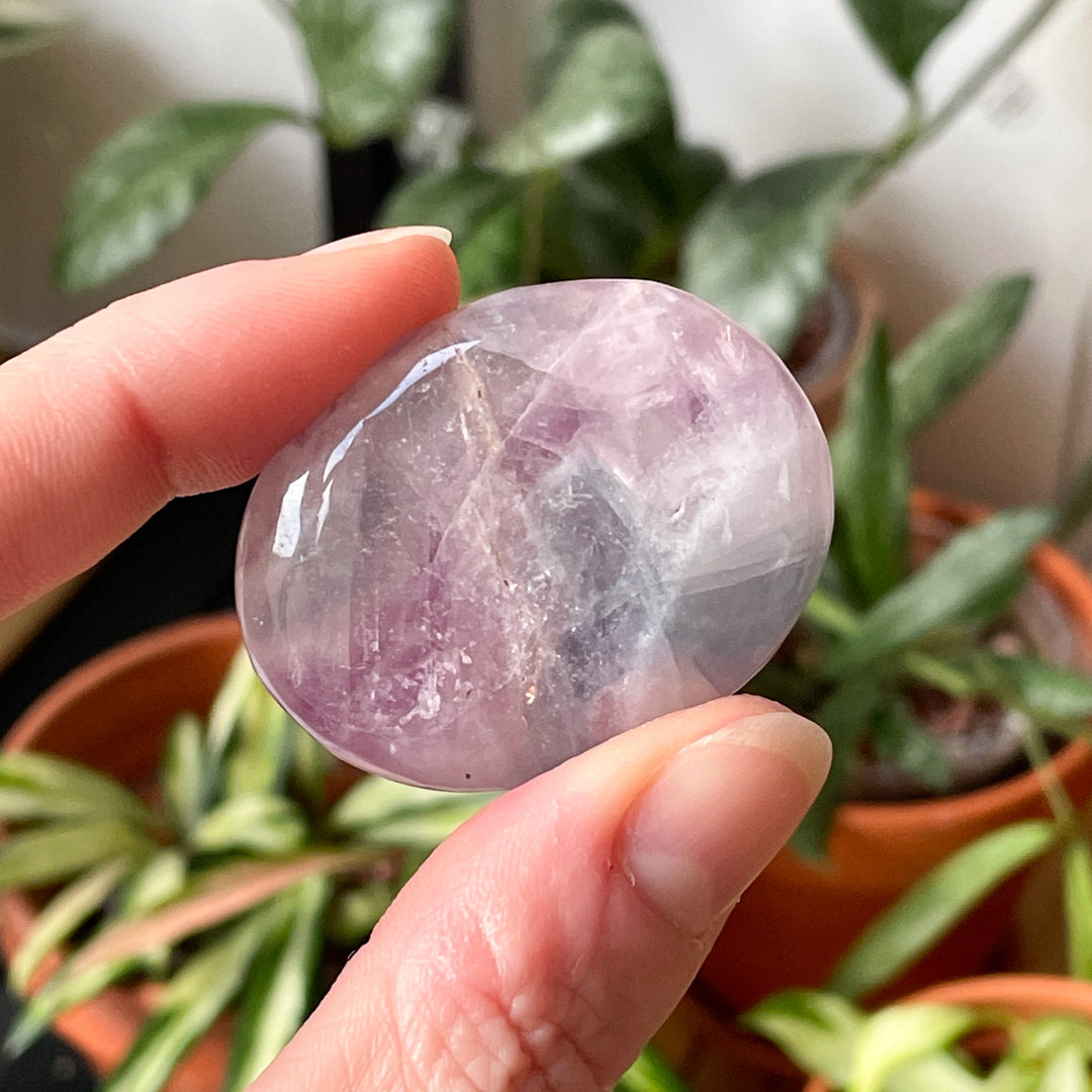 fluoriet regenboog handsteen palmsteen edelstenen zaksteen