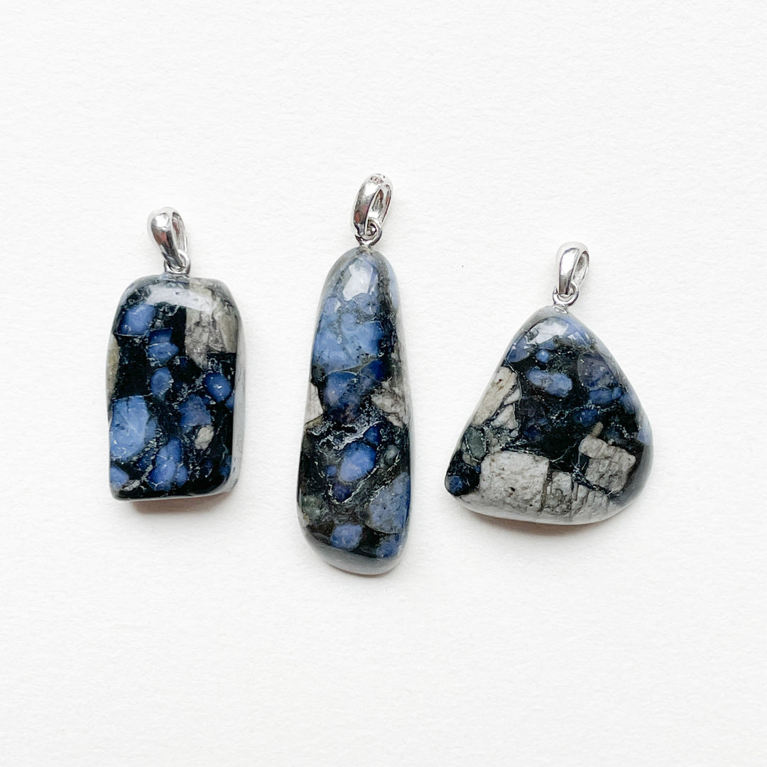 rhyoliet blue spot stone edelsteen hanger 925 sterling zilver