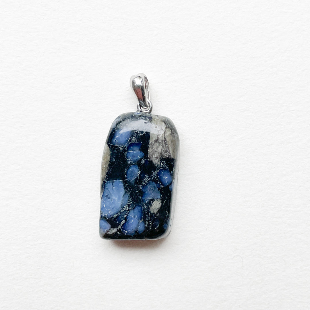 rhyoliet blue spot stone edelsteen hanger 925 sterling zilver