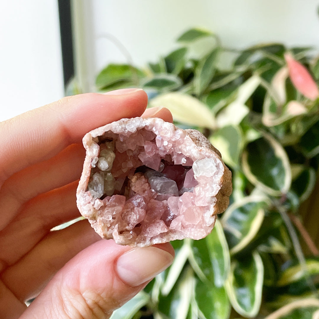 Roze amethist patagonie ruwe steen brok edelstenen mineralen 