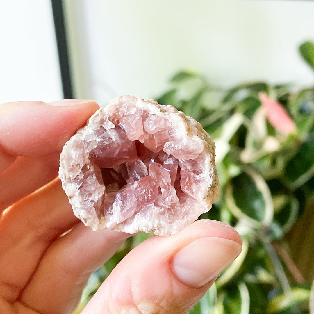 Roze amethist patagonie ruwe steen brok edelstenen mineralen 