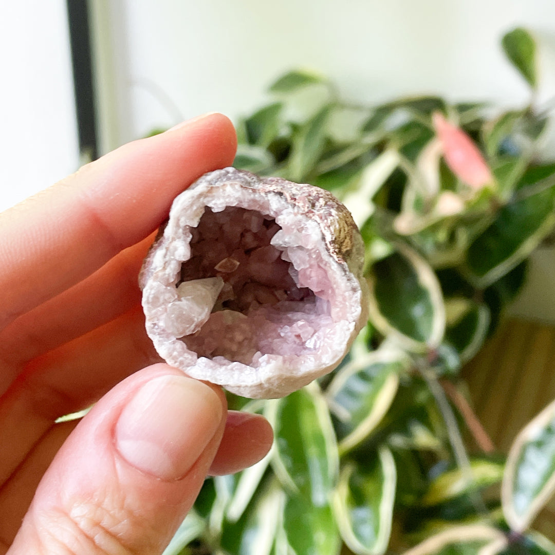 Roze amethist patagonie ruwe steen brok edelstenen mineralen 