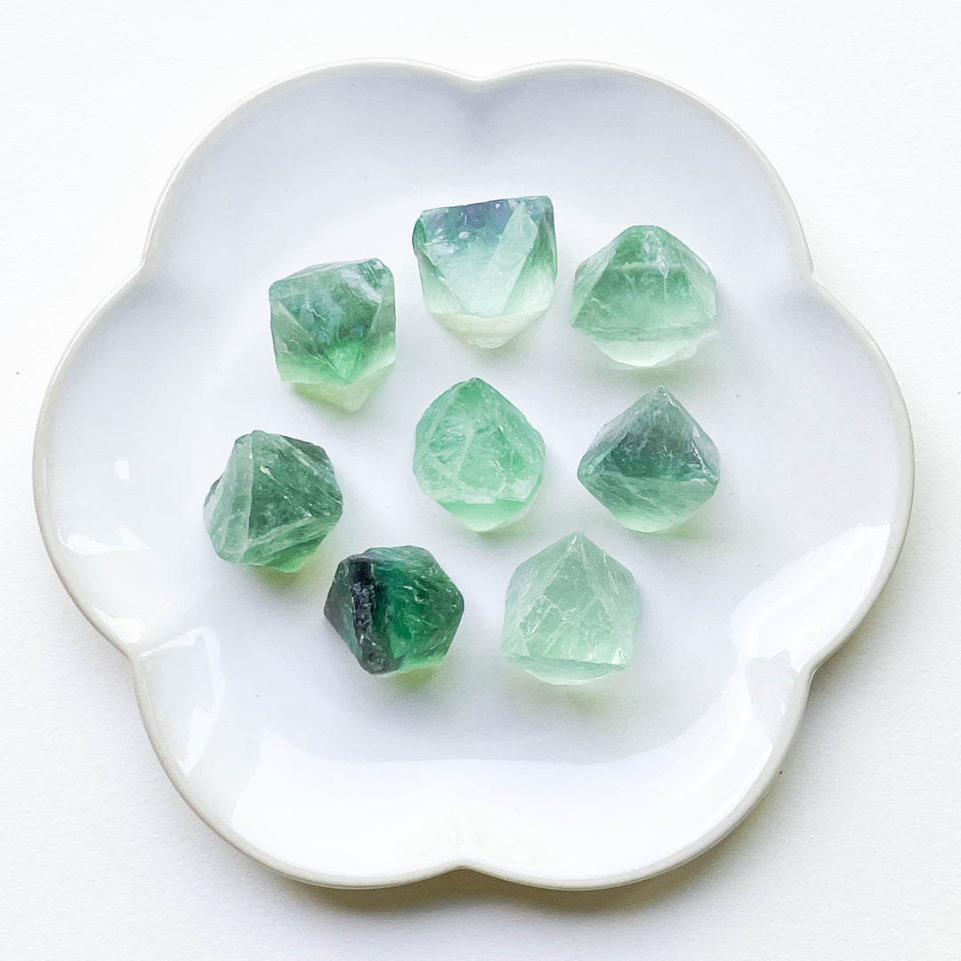 fluoriet octaeder ruwe steen brok edelsteen edelstenen kopen