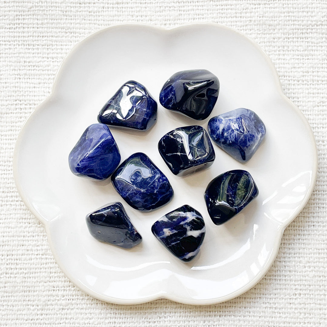 sodaliet blauwe knuffelsteen trommelsteen handsteen edelstenen mineralen